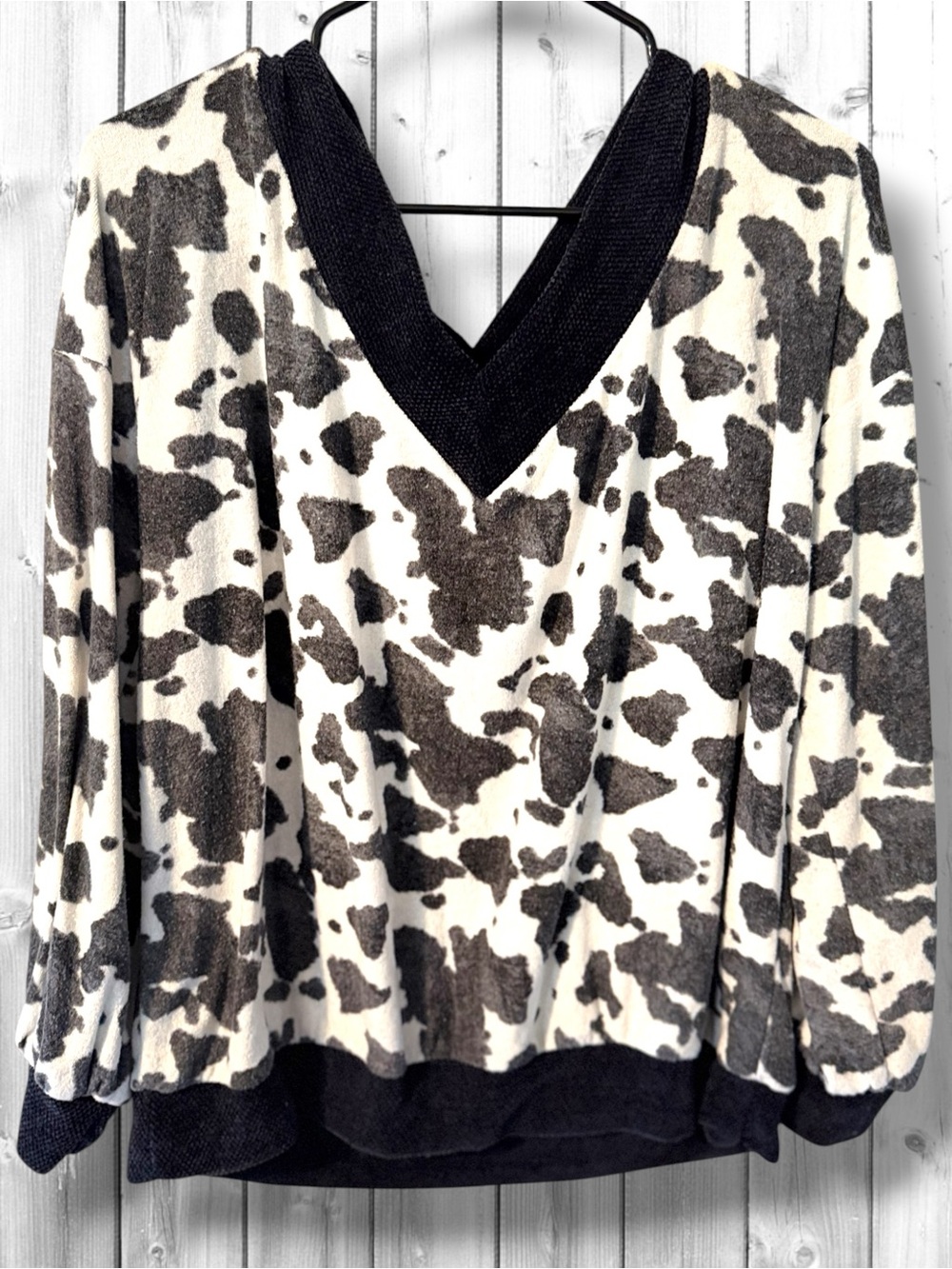🌼ODDY V-Neck Sweater in white and Black print
